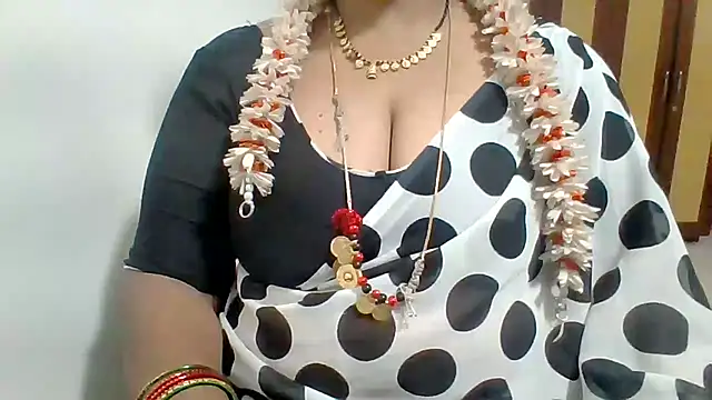 Snapshot of archanatelugu9 chatting on 07/06/26, 07:16 archanatelugu9 online show from 07/06/26, 07:16