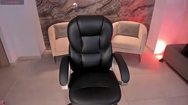 Snapshot of MileyCruz_ chatting on 09/30/25, 12:48 MileyCruz online show from 09/30/25, 12:48