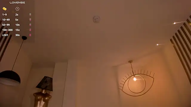 Snapshot of DannaCruz chatting on 12/15/24, 01:24 DannaCruz online show from 12/15/24, 01:24