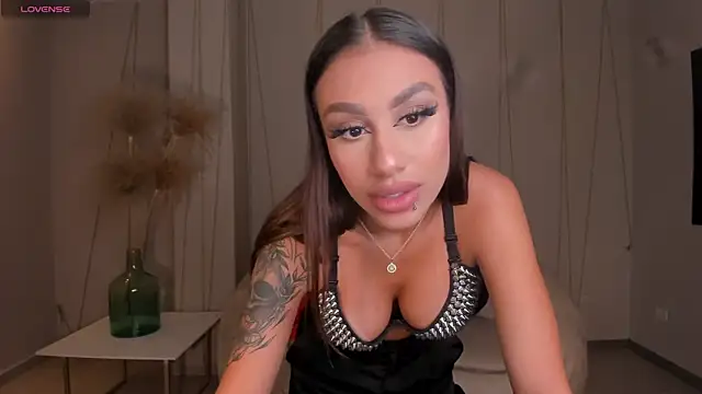 Snapshot of DannaCruz chatting on 01/25/25, 06:24 DannaCruz online show from 01/25/25, 06:24