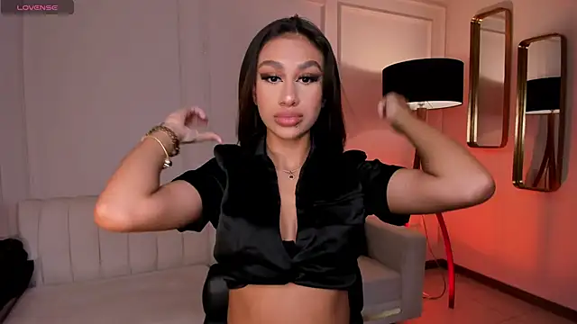 Snapshot of DannaCruz chatting on 02/06/25, 06:56 DannaCruz online show from 02/06/25, 06:56