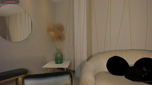 Snapshot of DannaCruz chatting on 02/14/25, 06:51 DannaCruz online show from 02/14/25, 06:51