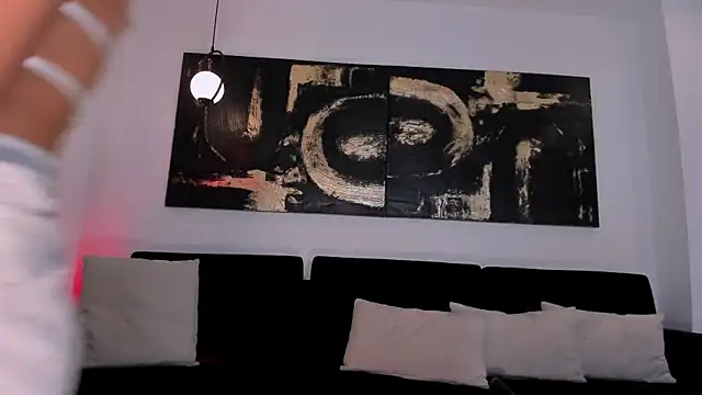 Snapshot of DannaCruz chatting on 03/07/25, 10:32 DannaCruz online show from 03/07/25, 10:32