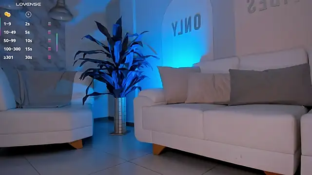 Snapshot of DannaCruz chatting on 03/11/25, 06:08 DannaCruz online show from 03/11/25, 06:08