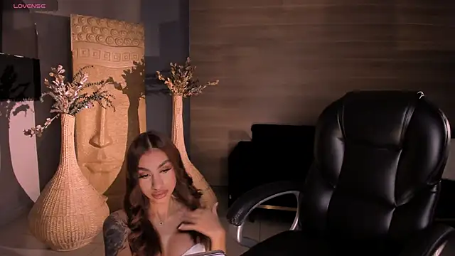 Snapshot of DannaCruz chatting on 09/12/25, 07:14 DannaCruz online show from 09/12/25, 07:14