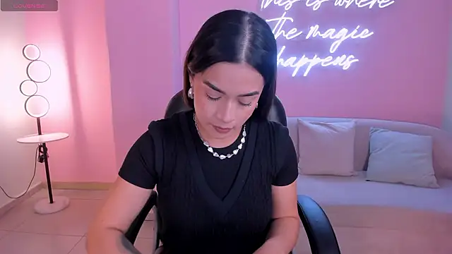 Snapshot of BiancaPierce chatting on 03/05/26, 12:34 BiancaPierce online show from 03/05/26, 12:34