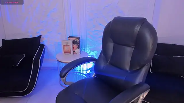 Snapshot of BiancaPierce chatting on 03/11/26, 11:38 BiancaPierce online show from 03/11/26, 11:38