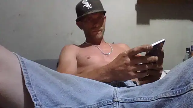 Snapshot of daddytim0 chatting on 04/11/26, 11:31 daddytim0 online show from 04/11/26, 11:31