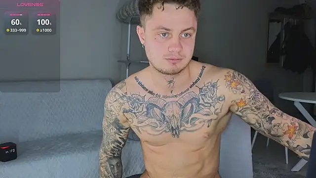 Snapshot of more__than__love chatting on 04/07/26, 04:13 more than love online show from 04/07/26, 04:13