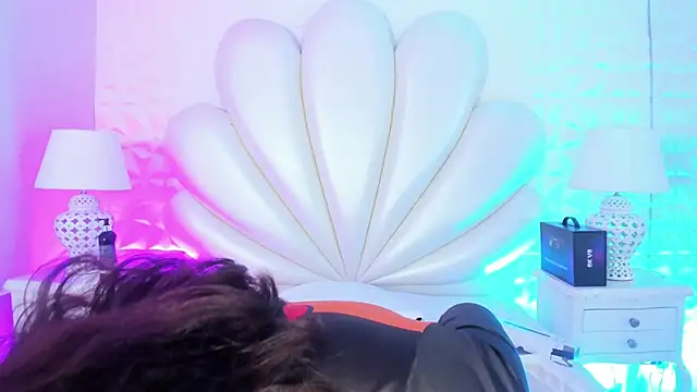 Snapshot of LucianaCarter chatting on 12/30/24, 05:55 LucianaCarter online show from 12/30/24, 05:55