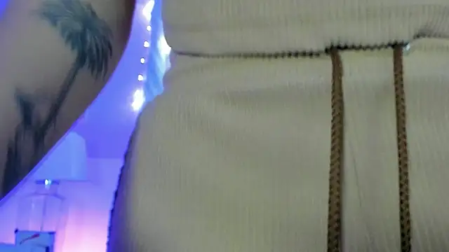 Snapshot of LucianaCarter chatting on 01/07/25, 11:48 LucianaCarter online show from 01/07/25, 11:48