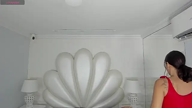 Snapshot of LucianaCarter chatting on 01/16/25, 03:45 LucianaCarter online show from 01/16/25, 03:45