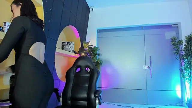 Snapshot of LucianaCarter chatting on 02/09/25, 02:38 LucianaCarter online show from 02/09/25, 02:38