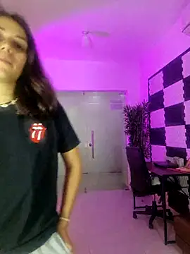 Snapshot of LucianaCarter chatting on 03/07/25, 03:40 LucianaCarter online show from 03/07/25, 03:40