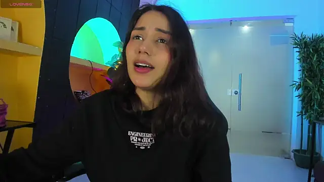 Snapshot of LucianaCarter chatting on 03/11/25, 03:48 LucianaCarter online show from 03/11/25, 03:48