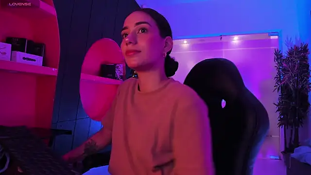 Snapshot of LucianaCarter chatting on 10/25/25, 03:36 LucianaCarter online show from 10/25/25, 03:36