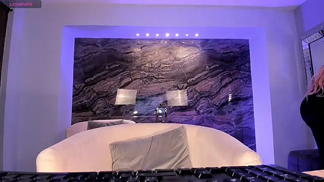 SophiePalmer online show from 09/24/25, 11:02