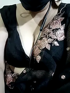 Snapshot of Sexybomb33 chatting on 12/03/24, 09:34 Sexybomb33 online show from 12/03/24, 09:34