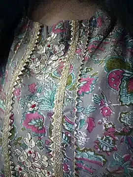 Snapshot of Sexybomb33 chatting on 12/26/24, 08:39 Sexybomb33 online show from 12/26/24, 08:39