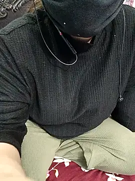 Snapshot of Sexybomb33 chatting on 01/02/25, 03:29 Sexybomb33 online show from 01/02/25, 03:29