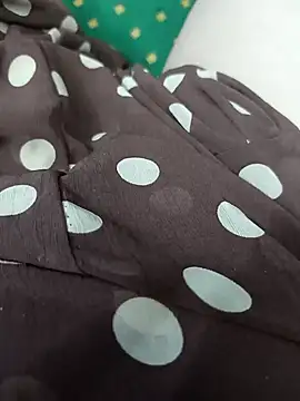 Snapshot of Sexybomb33 chatting on 01/04/25, 03:29 Sexybomb33 online show from 01/04/25, 03:29