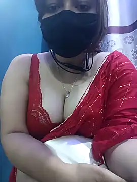 Snapshot of Sexybomb33 chatting on 01/17/25, 08:00 Sexybomb33 online show from 01/17/25, 08:00