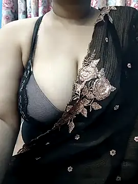 Snapshot of Sexybomb33 chatting on 02/08/25, 07:59 Sexybomb33 online show from 02/08/25, 07:59