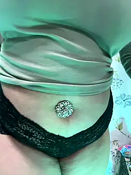 Sexybomb33 online show from 12/19/25, 08:27