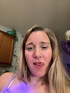 SkyelarSommer online show from 02/23/25, 05:45