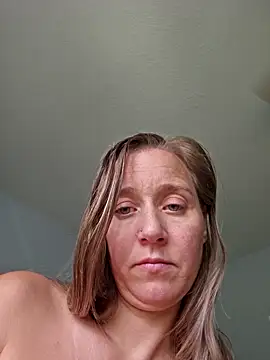 SkyelarSommer online show from 10/17/25, 03:36