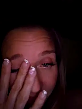 Snapshot of SkyelarSommer chatting on 03/10/26, 04:06 SkyelarSommer online show from 03/10/26, 04:06