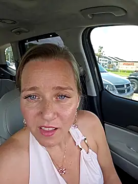 Snapshot of SkyelarSommer chatting on 03/13/26, 04:02 SkyelarSommer online show from 03/13/26, 04:02