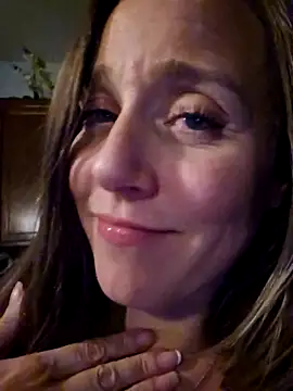 Snapshot of SkyelarSommer chatting on 03/22/26, 05:11 SkyelarSommer online show from 03/22/26, 05:11