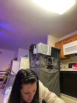 Snapshot of DominiqueX0 chatting on 01/16/25, 10:44 DominiqueX0 online show from 01/16/25, 10:44