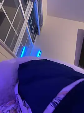 Snapshot of DominiqueX0 chatting on 01/24/25, 01:13 DominiqueX0 online show from 01/24/25, 01:13