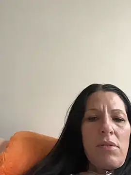 Snapshot of DominiqueX0 chatting on 02/26/25, 07:27 DominiqueX0 online show from 02/26/25, 07:27