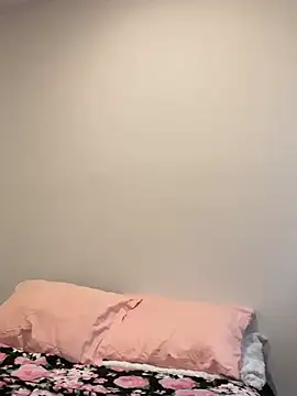 Snapshot of DominiqueX0 chatting on 02/27/25, 03:48 DominiqueX0 online show from 02/27/25, 03:48