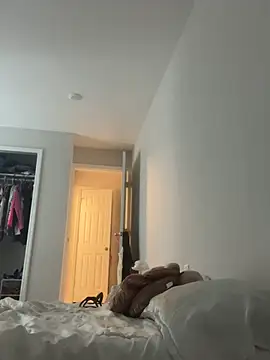 Snapshot of DominiqueX0 chatting on 03/04/25, 03:11 DominiqueX0 online show from 03/04/25, 03:11