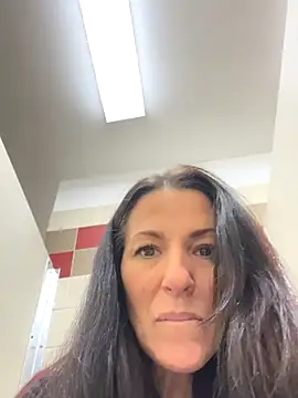 Snapshot of DominiqueX0 chatting on 12/16/25, 09:31 DominiqueX0 online show from 12/16/25, 09:31