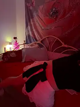 Snapshot of DominiqueX0 chatting on 02/13/26, 05:47 DominiqueX0 online show from 02/13/26, 05:47