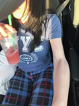 Snapshot of DominiqueX0 chatting on 03/04/26, 09:54 DominiqueX0 online show from 03/04/26, 09:54