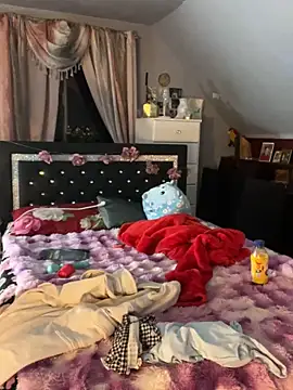 Snapshot of DominiqueX0 chatting on 04/09/26, 02:22 DominiqueX0 online show from 04/09/26, 02:22