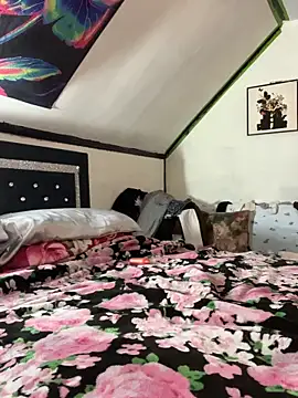 Snapshot of DominiqueX0 chatting on 04/26/26, 02:09 DominiqueX0 online show from 04/26/26, 02:09