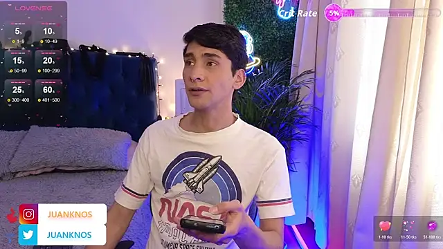 Snapshot of by_pandora chatting on 04/11/26, 06:56 by pandora online show from 04/11/26, 06:56