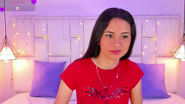 Snapshot of SarahSophia_ chatting on 02/08/25, 11:33 SarahSophia  online show from 02/08/25, 11:33
