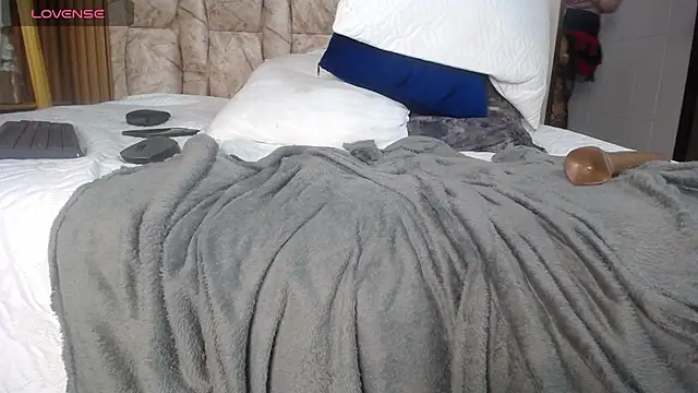 victoria  milf  online show from 02/25/25, 10:29