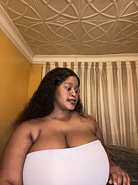 Snapshot of KnockoutBestie chatting on 04/18/26, 07:07 KnockoutBestie online show from 04/18/26, 07:07