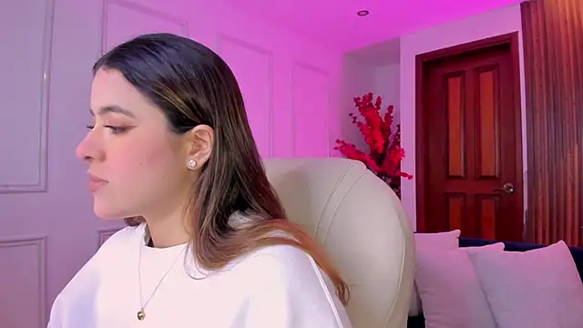 Snapshot of nathalie_rivers chatting on 05/27/26, 11:18 nathalie rivers online show from 05/27/26, 11:18