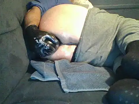 Snapshot of carlosxxx213 chatting on 05/13/26, 10:34 carlosxxx213 online show from 05/13/26, 10:34