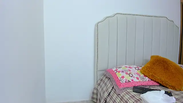 Hanna86 online show from 02/13/25, 10:54